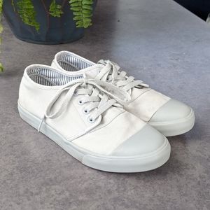 Bangs London Fog Low Top Canvas Sneakers 7.5